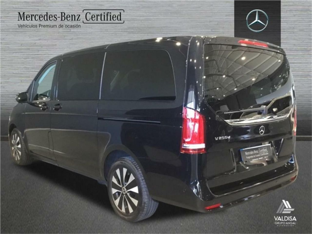 mercedes clase v 2023 / foto grande (3)