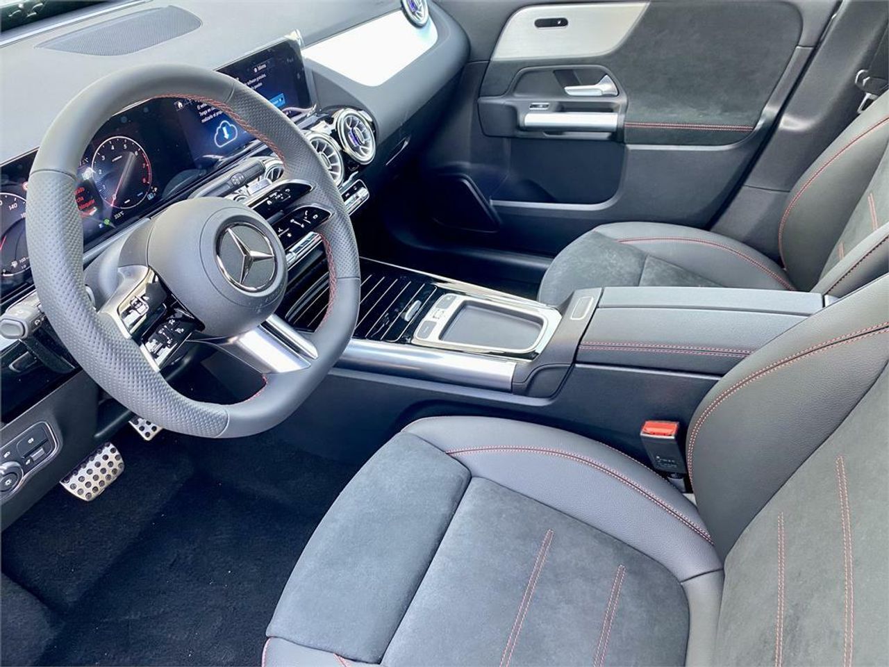 mercedes clase b 2023 / foto grande (3)