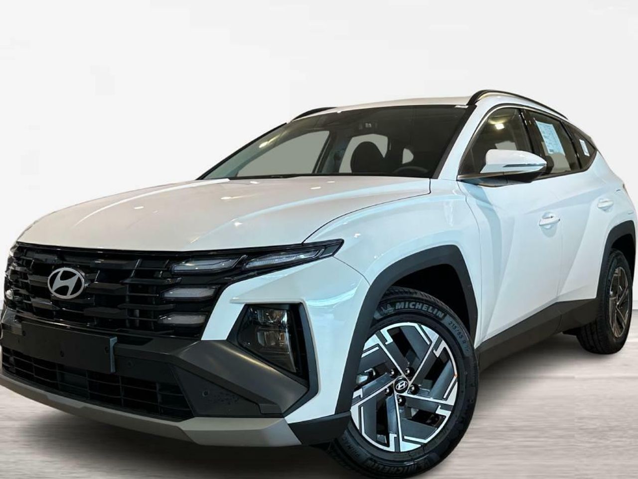 Hyundai bayon 2024 con sistema activo de deteccion de angulos muertos  de segunda mano - hyundai tucson 2024 /