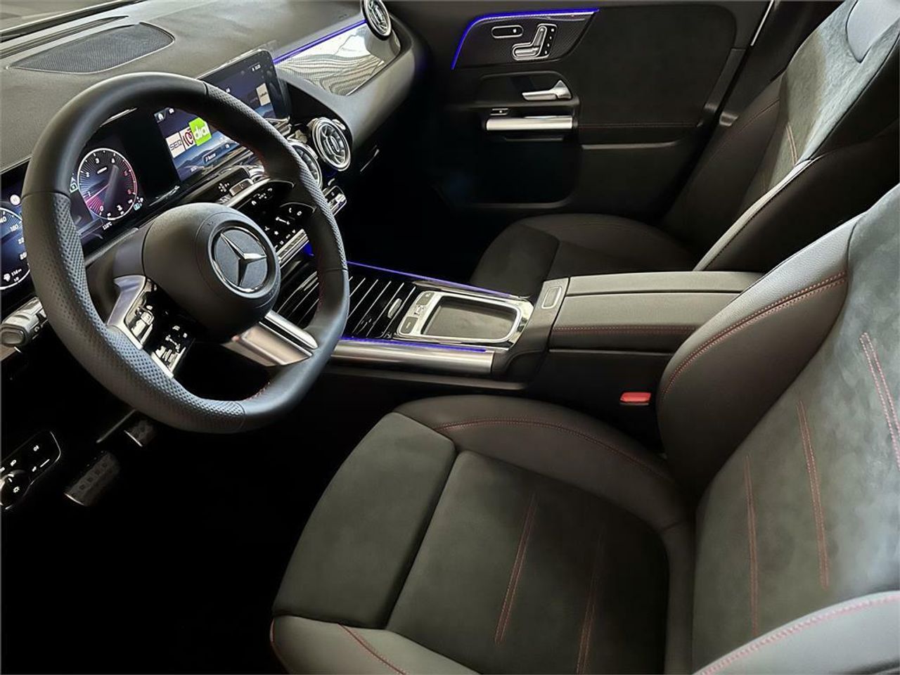 mercedes gla 2025 / foto grande (3)