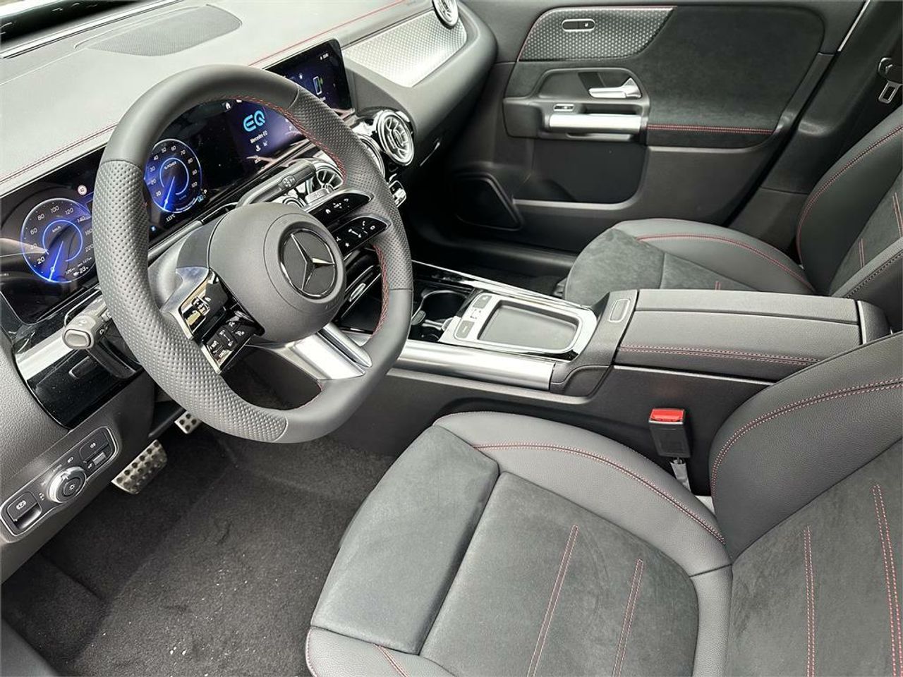 mercedes eqa 2025 / foto grande (3)