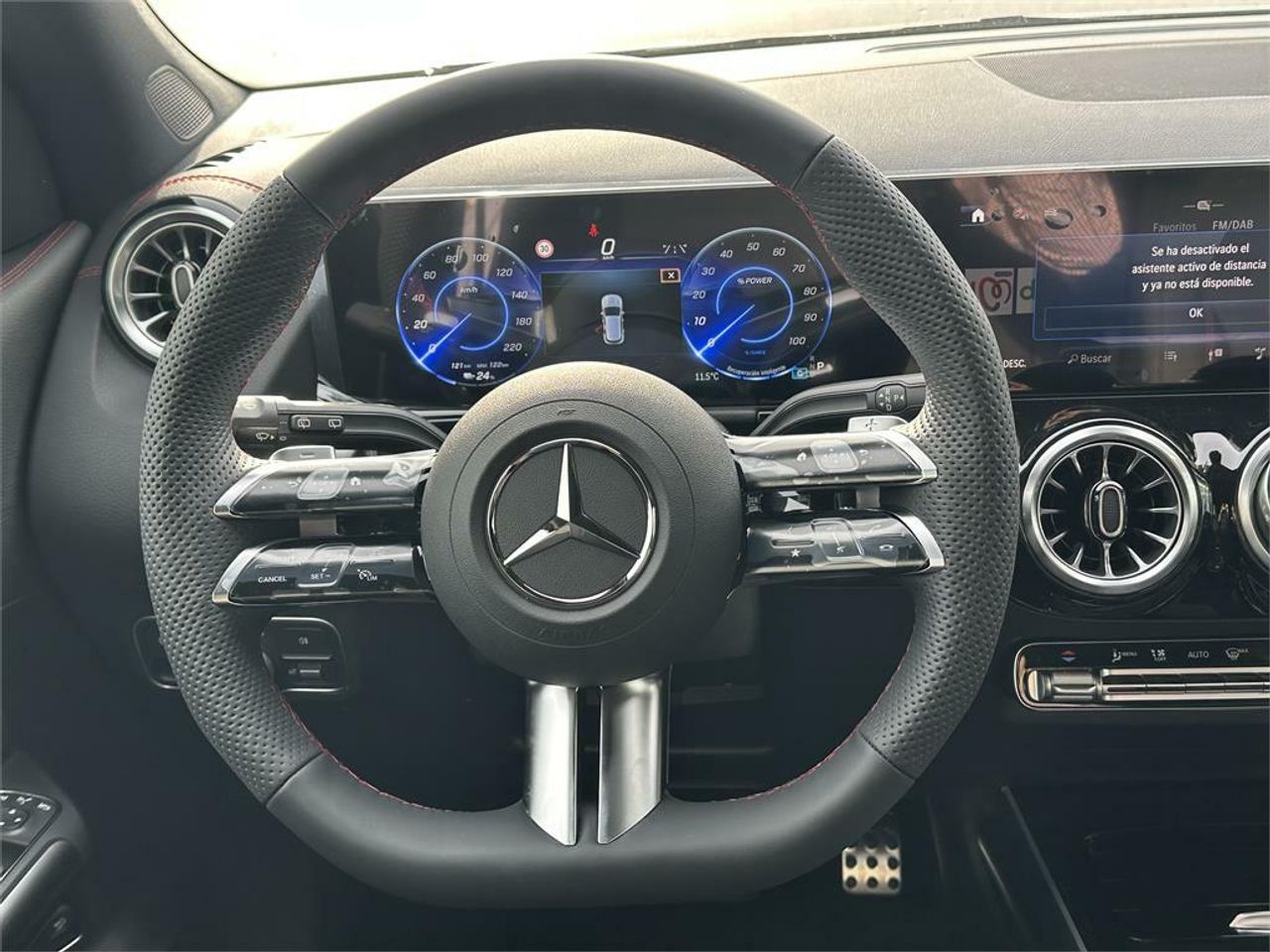 mercedes eqa 2025 / foto grande (3)
