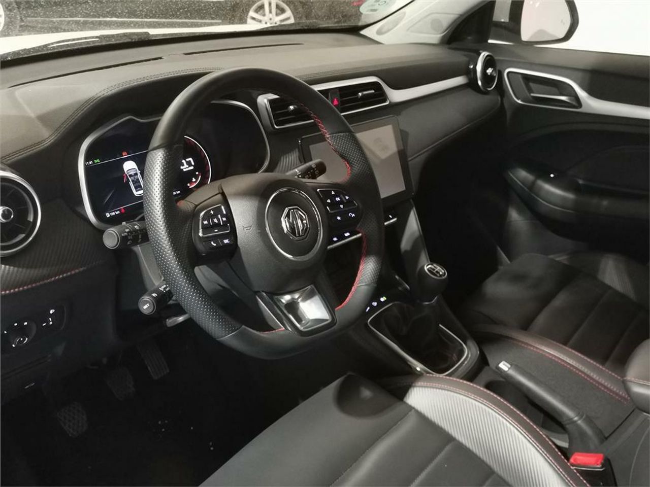 mg zs 2024 / foto grande (3)