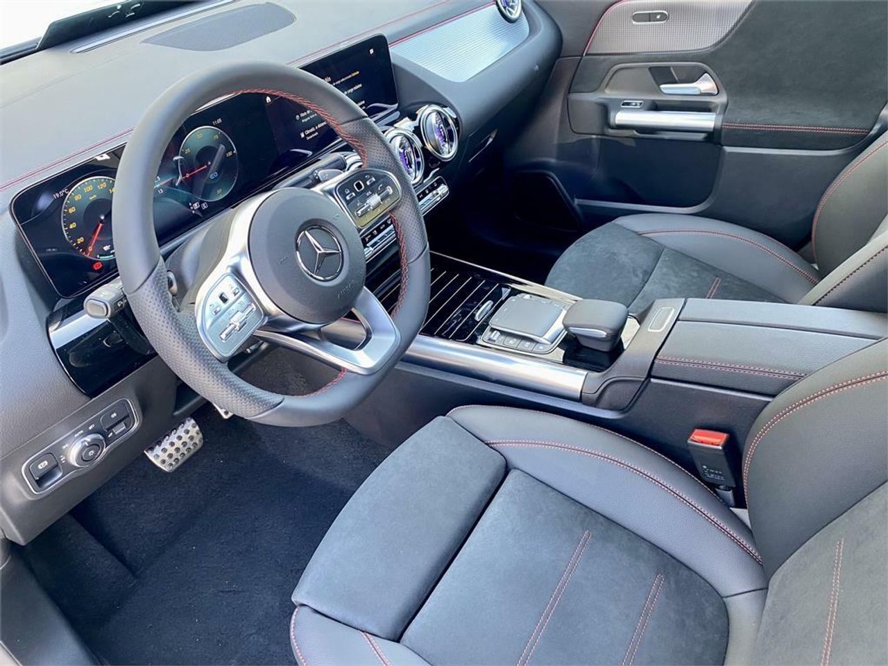 mercedes eqa 2024 / foto grande (3)