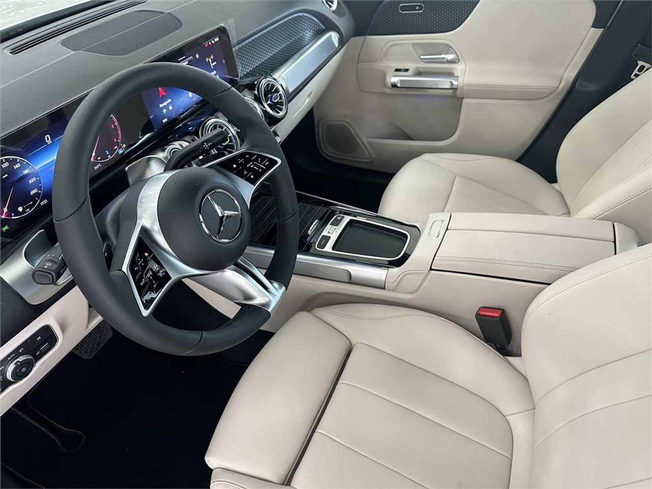 mercedes clase glb 2025 / foto grande (3)
