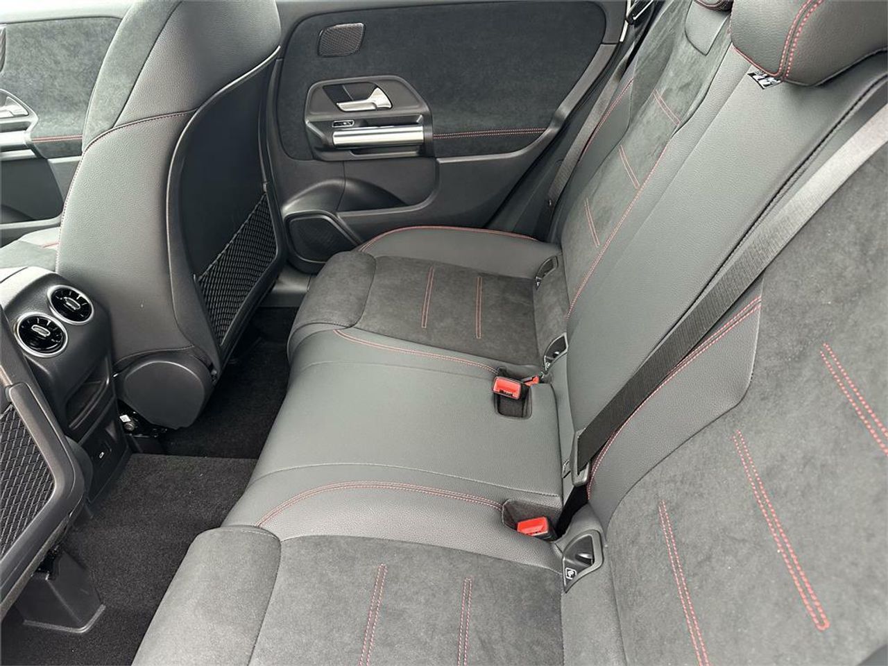 mercedes clase b 2025 / foto grande (3)