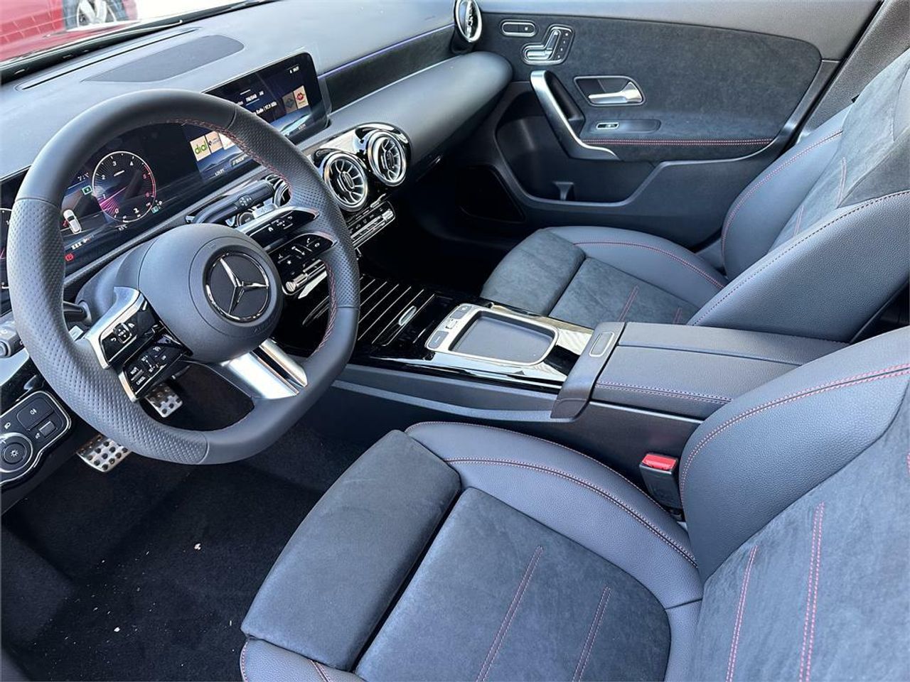 mercedes clase a 2025 / foto grande (3)