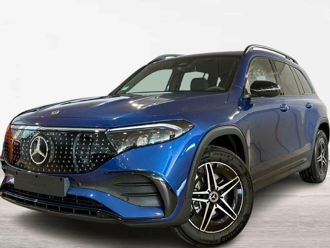 mercedes eqb 2025 /