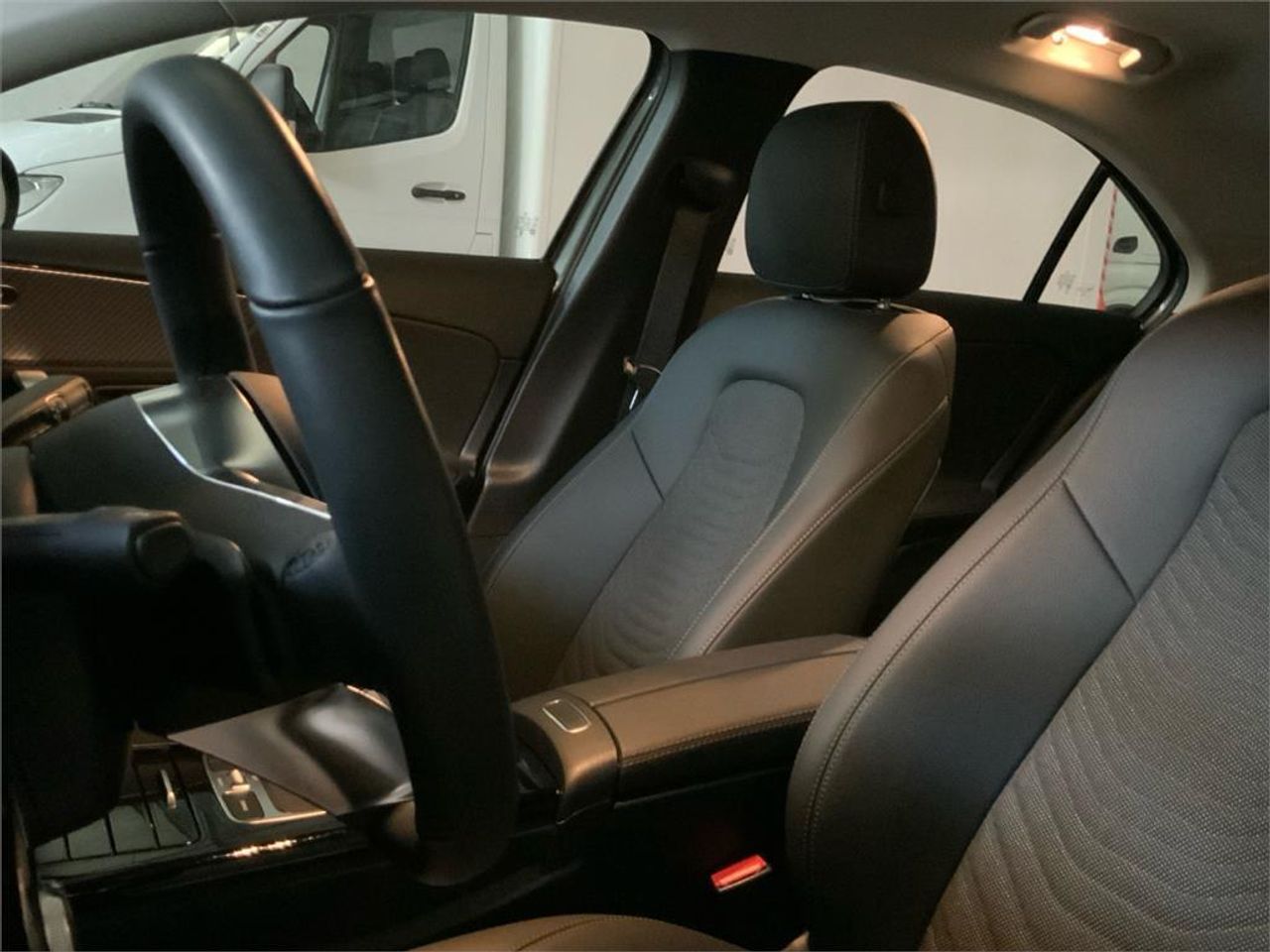 Mercedes Clase A 250 e Sedán - foto 9