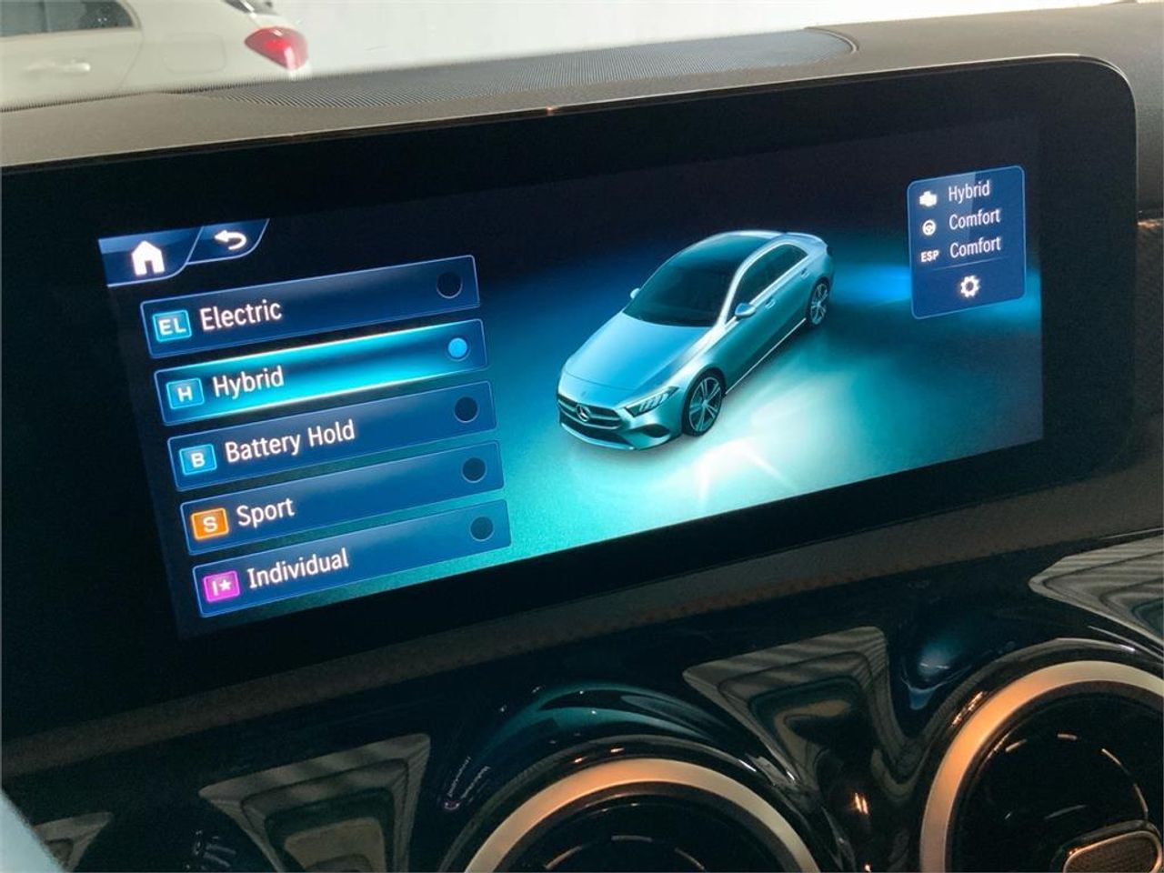 Mercedes Clase A 250 e Sedán - foto 24