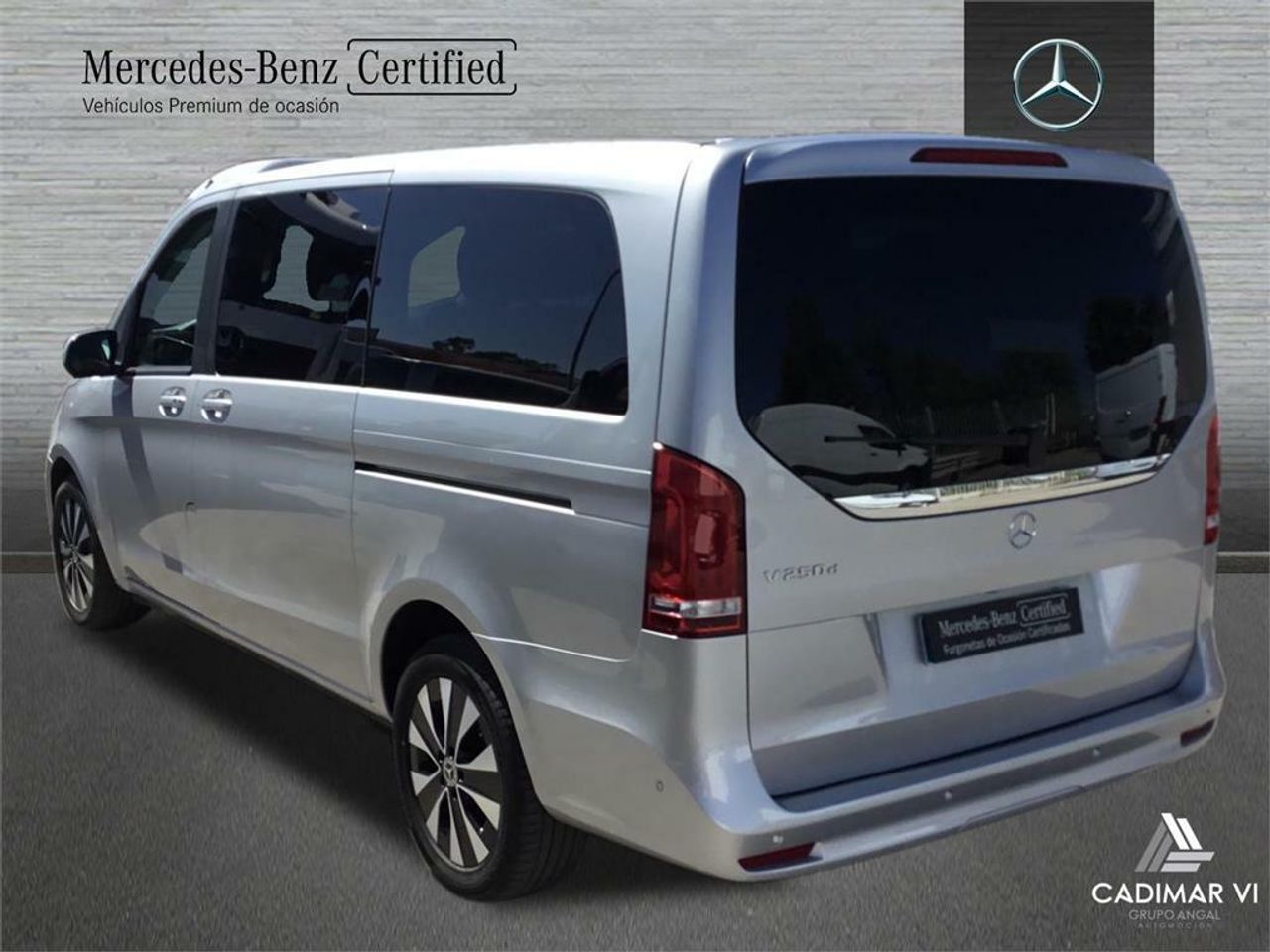 mercedes clase v 2023 / foto grande (3)