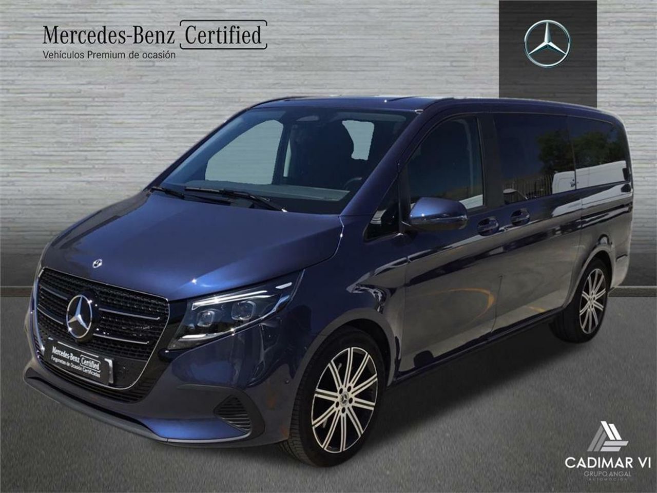 Volante de cuero multifuncional  de segunda mano - mercedes clase v 2024 /
