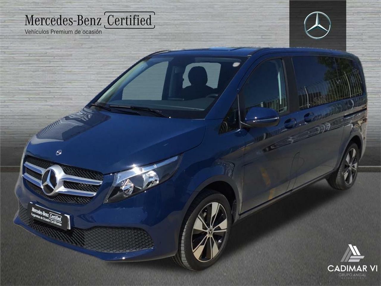 Volante de cuero multifuncional  de segunda mano - mercedes clase v 2024 /