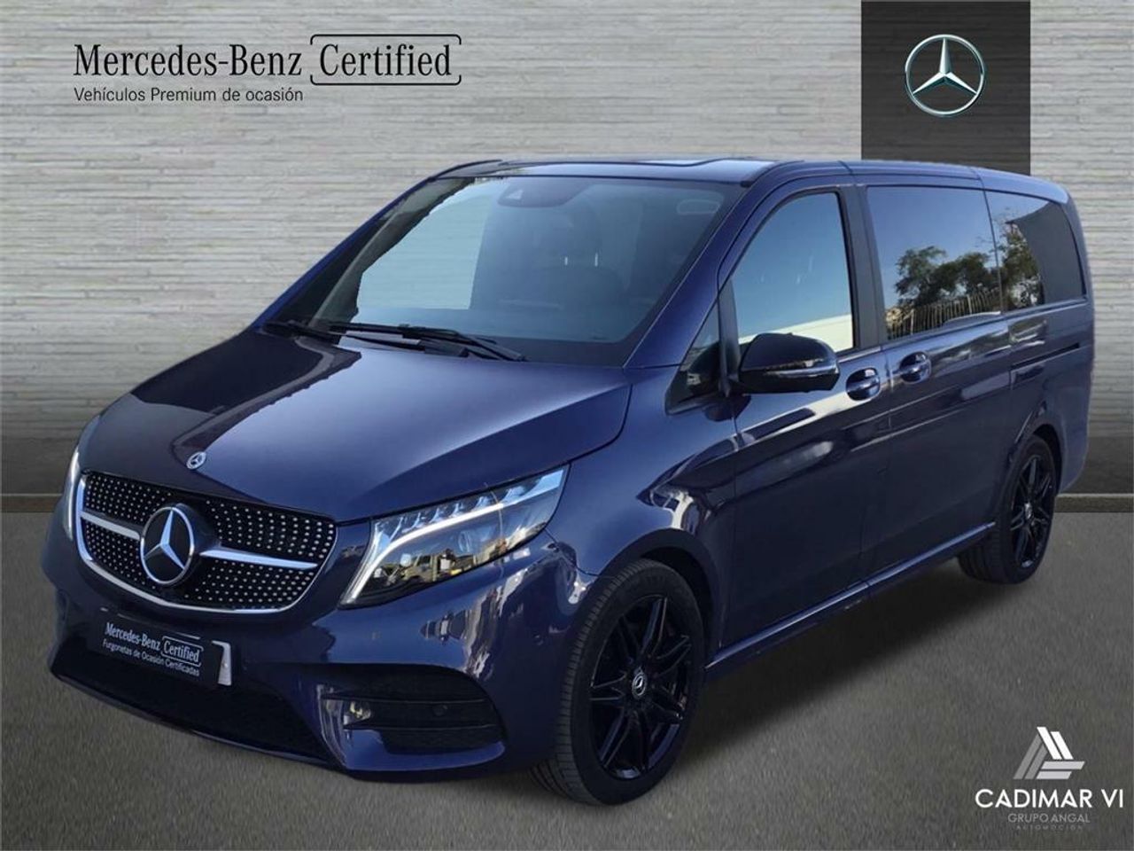 Volante de cuero multifuncional  de segunda mano - mercedes clase v 2024 /