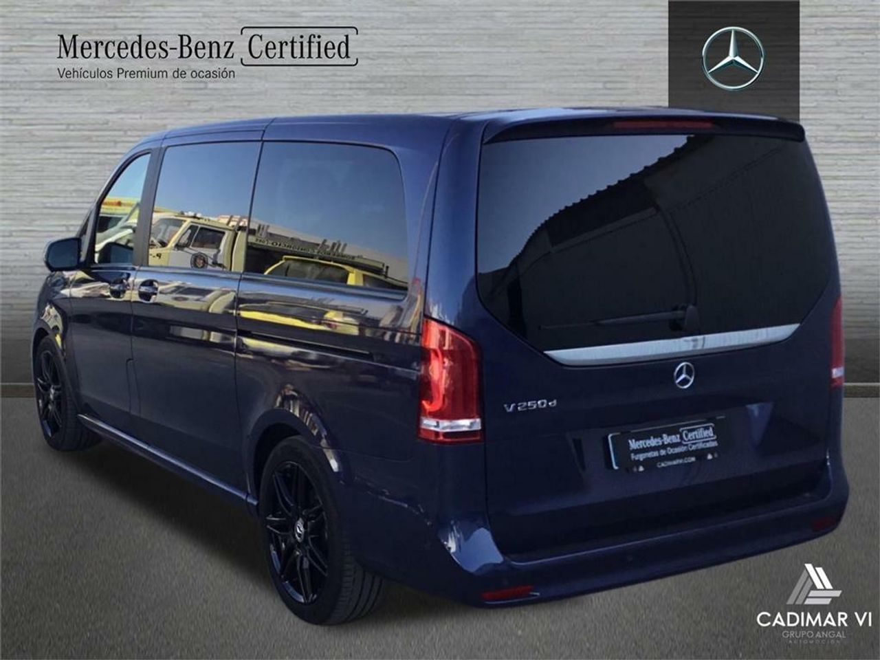 mercedes clase v 2024 / foto grande (3)