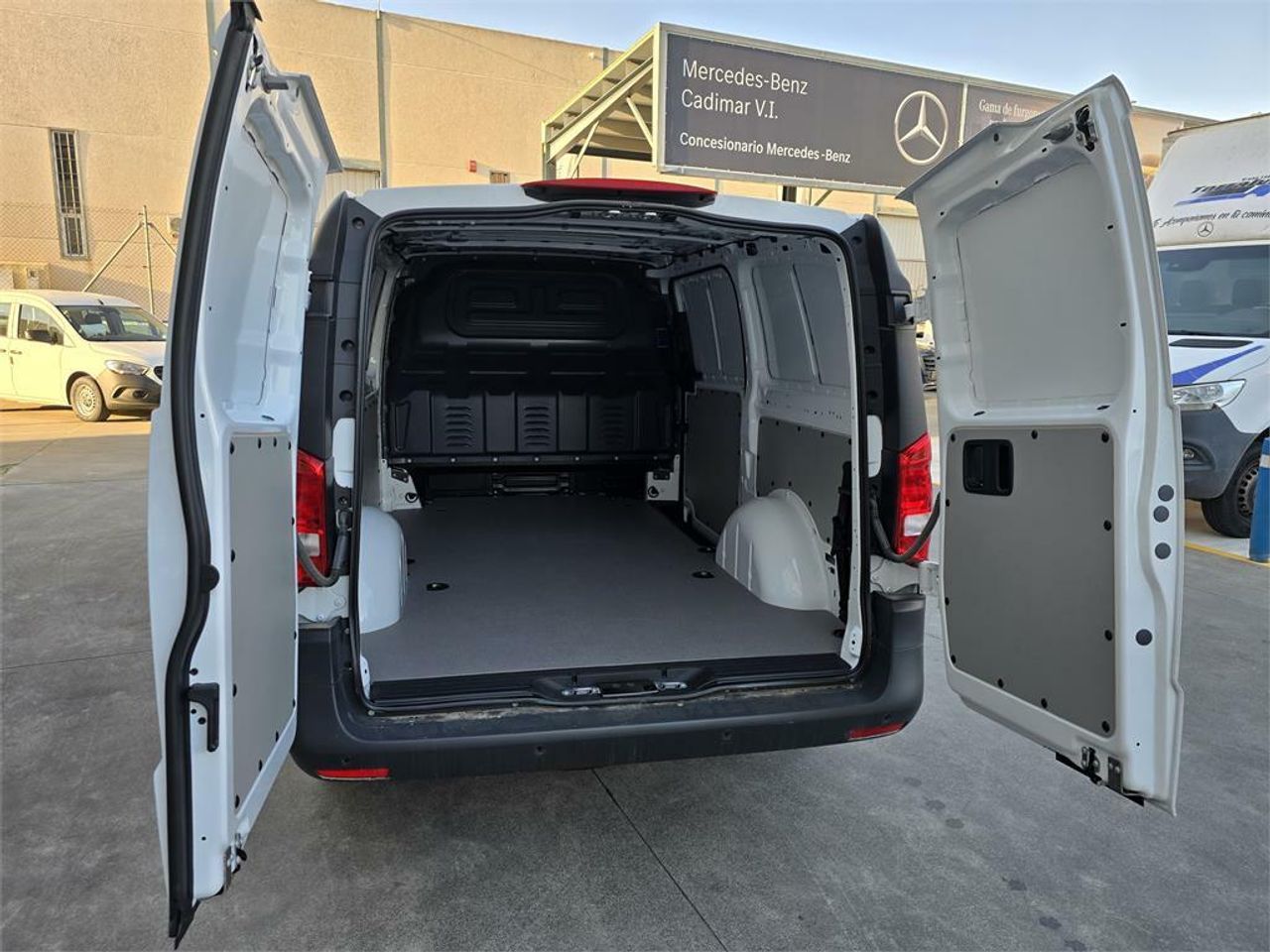 mercedes vito 2024 / foto grande (3)