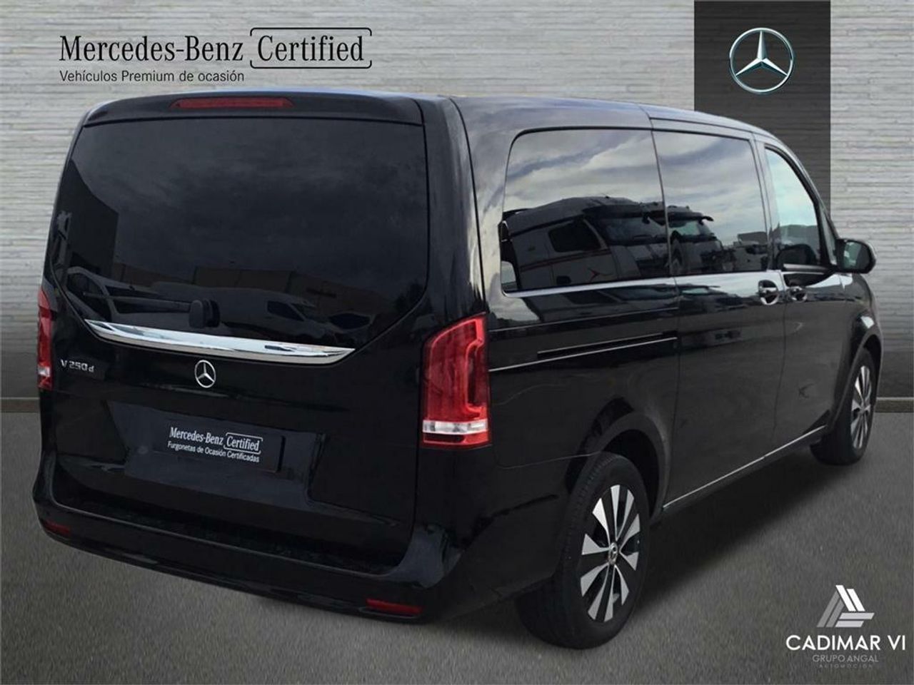 mercedes clase v 2023 / foto grande (2)