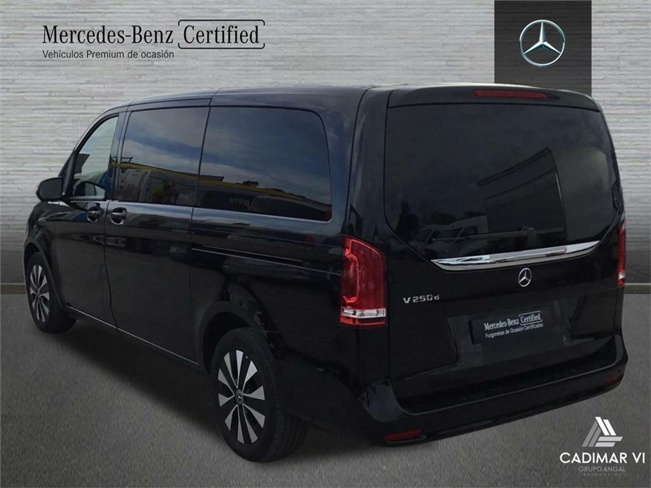 mercedes clase v 2023 / foto grande (3)