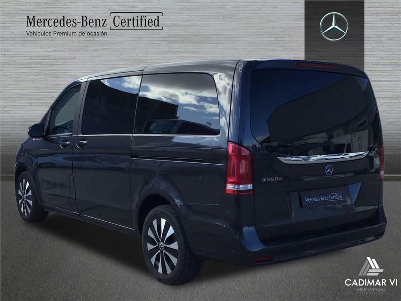 mercedes clase v 2023 / foto grande (3)