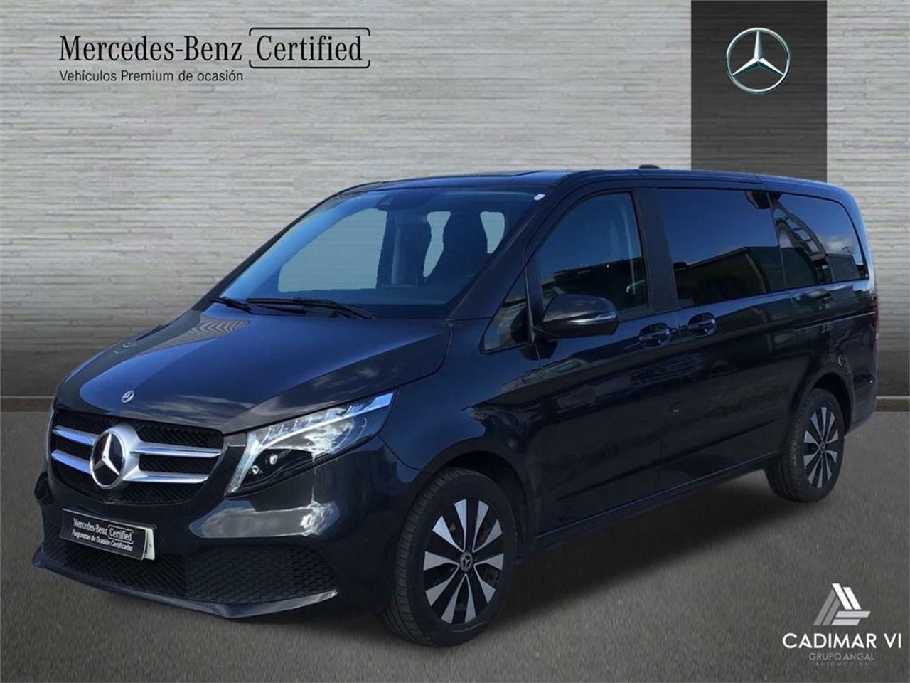 Volante de cuero multifuncional  de segunda mano - mercedes clase v 2023 /