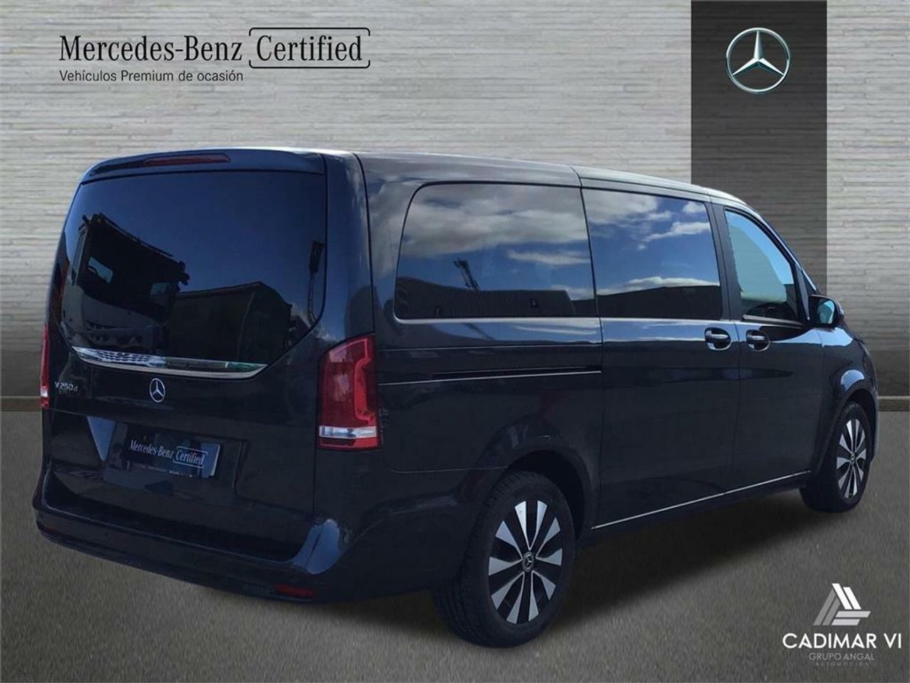mercedes clase v 2023 / foto grande (2)