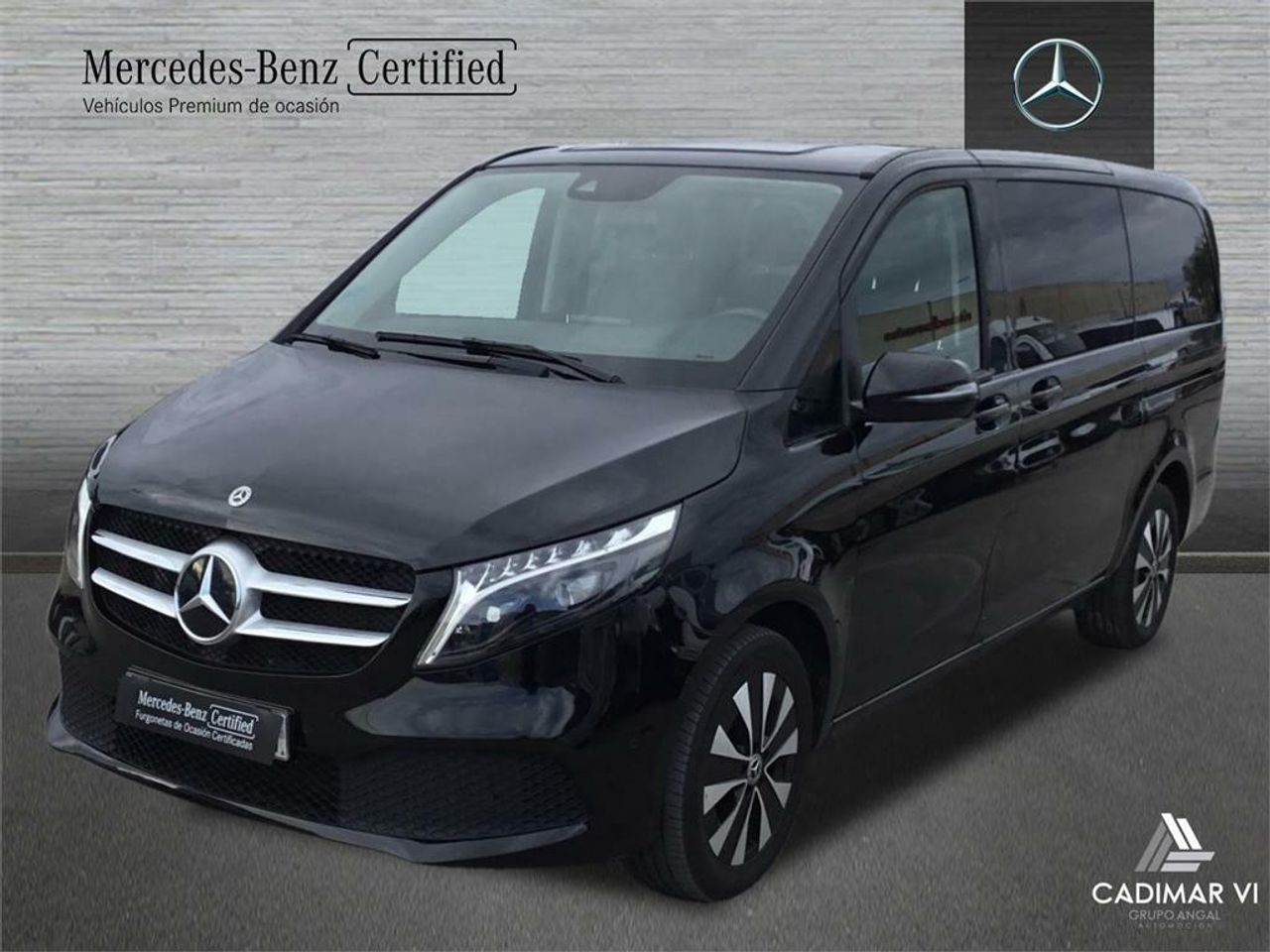 Volante de cuero multifuncional  de segunda mano - mercedes clase v 2023 /