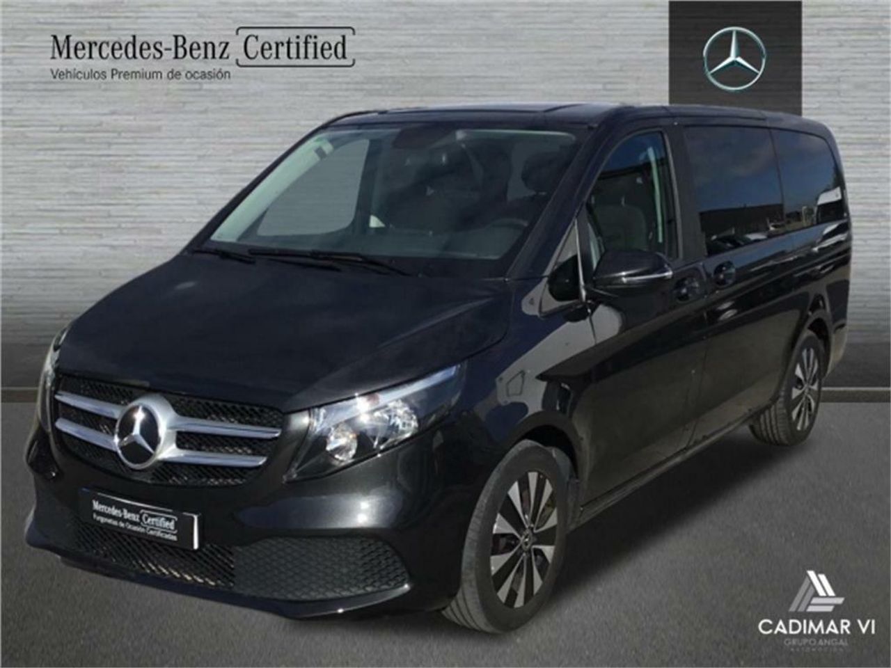 Volante de cuero multifuncional  de segunda mano - mercedes clase v 2021 /
