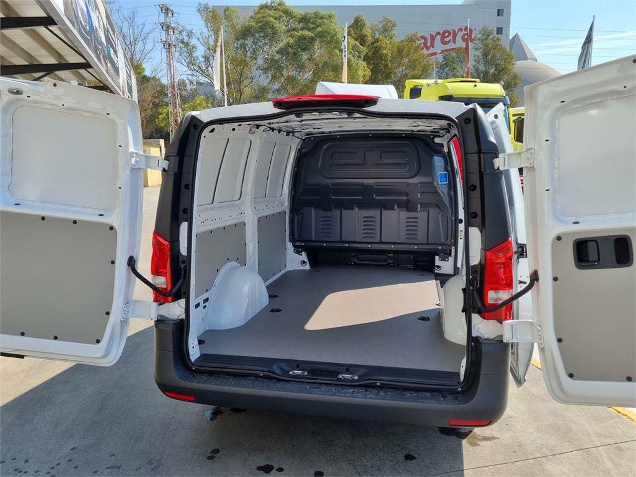 mercedes vito 2025 / foto grande (3)