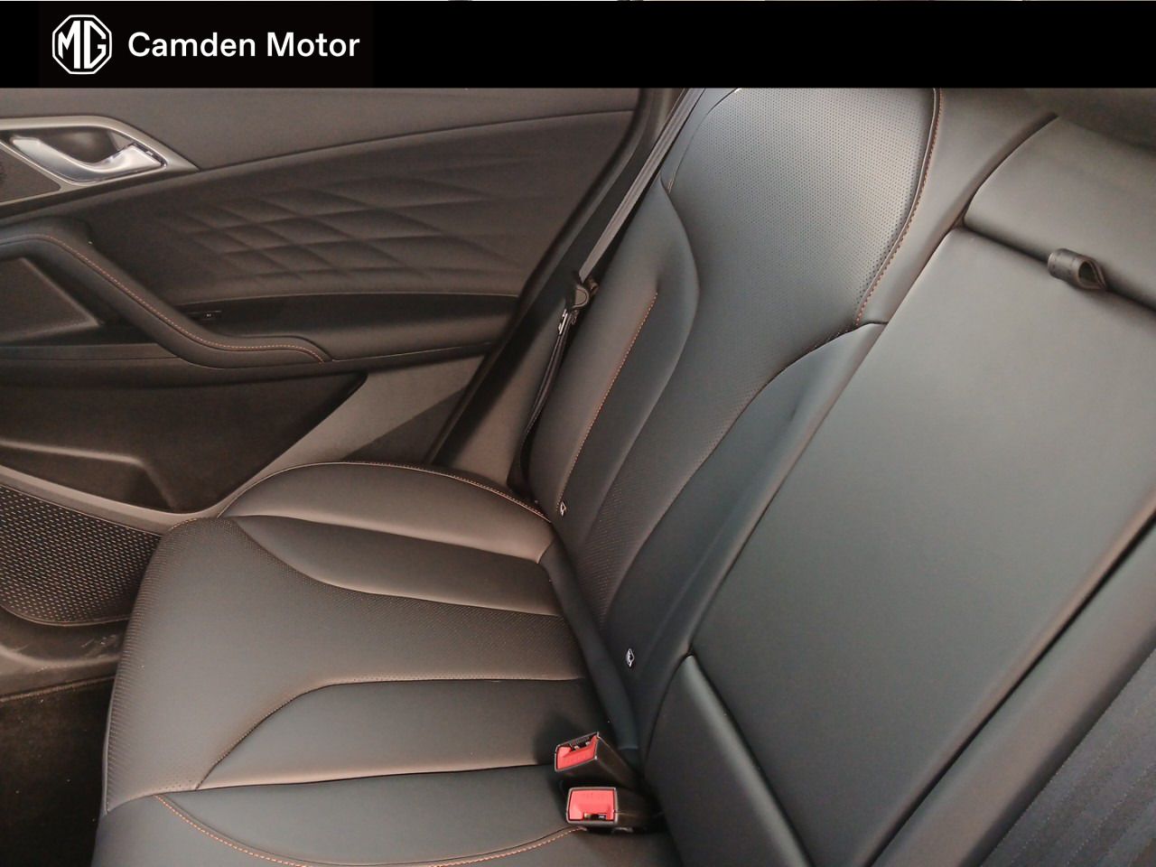 MG HS 1.5T Luxury DCT - foto 17