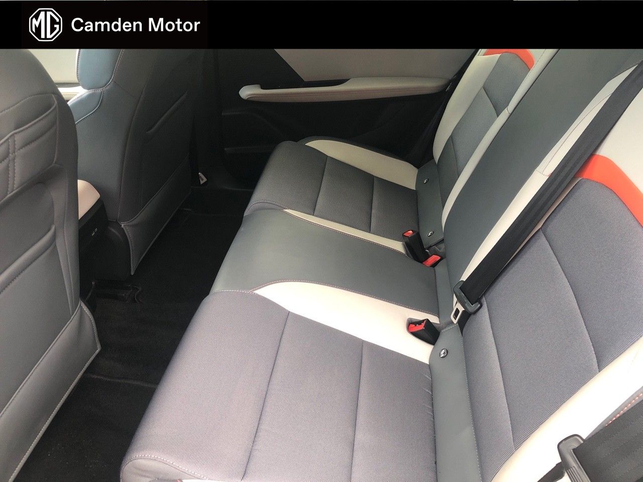 MG MG4 64kWh Luxury - foto 17