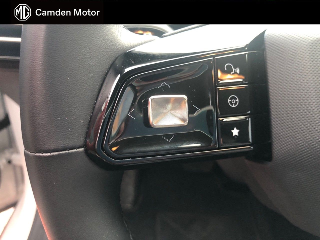 MG MG4 64kWh Luxury - foto 19