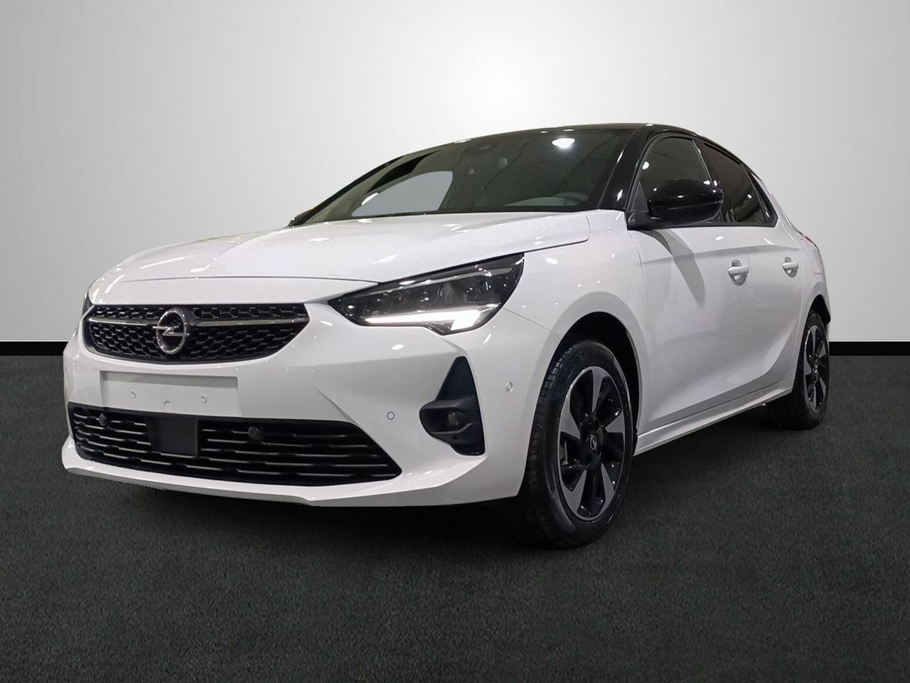 Cargador usb  de segunda mano - opel corsa 2023 /