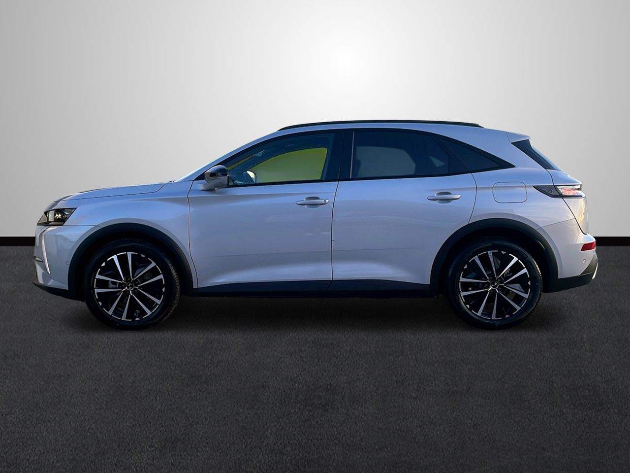 ds automobiles ds 7 2025 / foto grande (2)