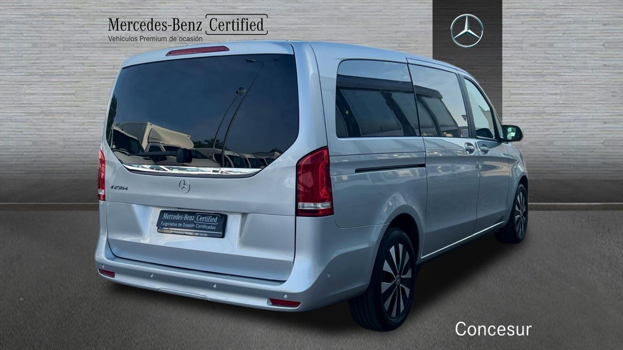 mercedes clase v 2023 / foto grande (2)
