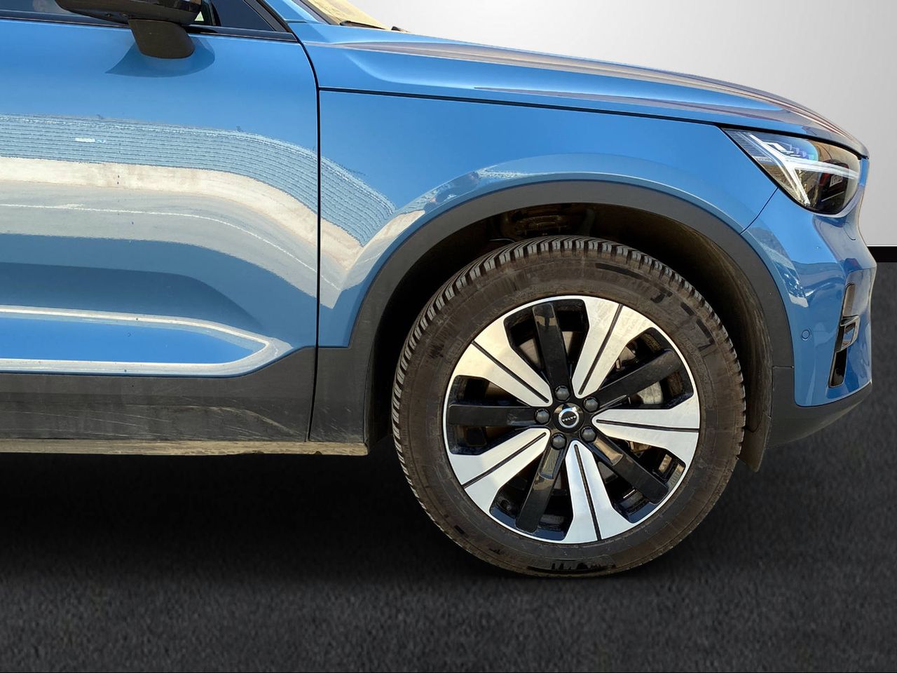 volvo c40 2023 / foto grande (3)