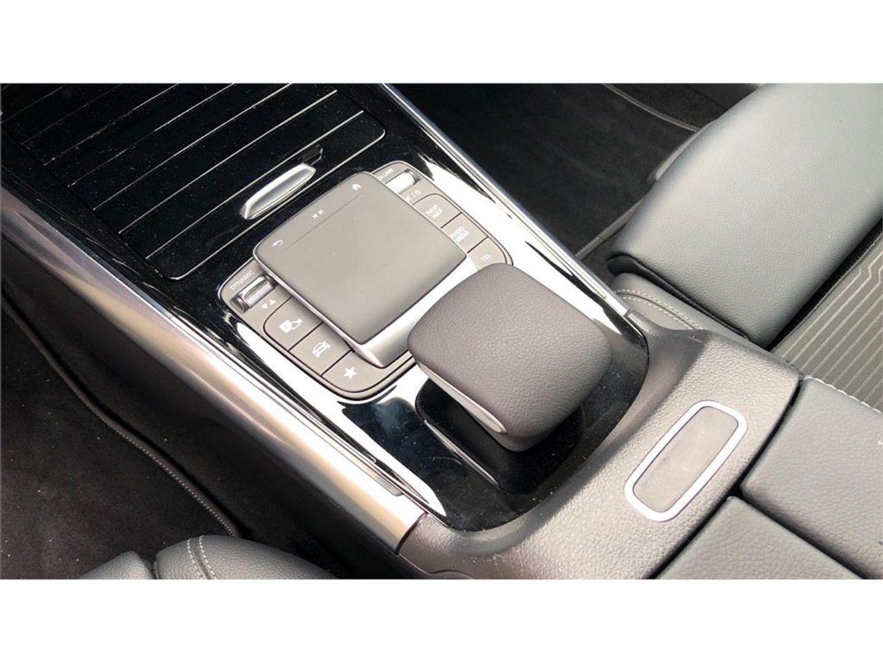 Mercedes GLA GLA 180 - foto 20