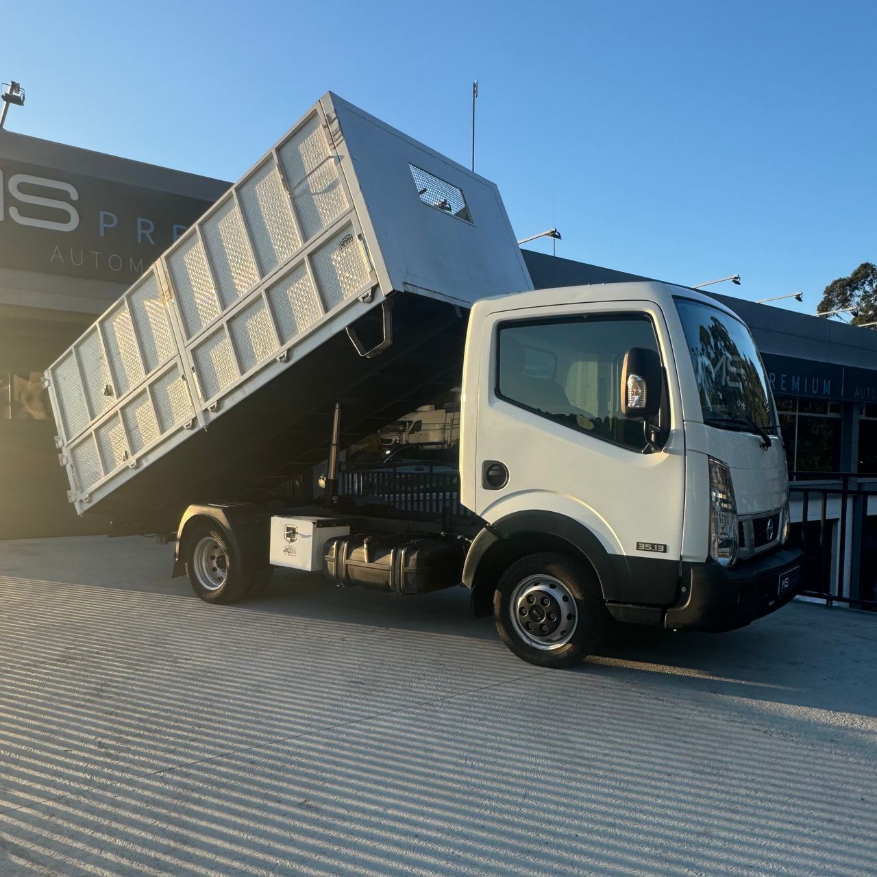 Foto nissan nt400 2017 /