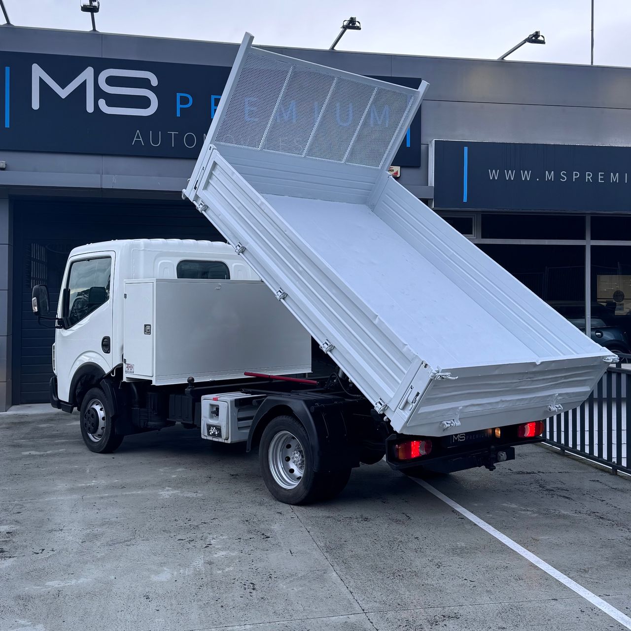Foto nissan nt400 2015 /