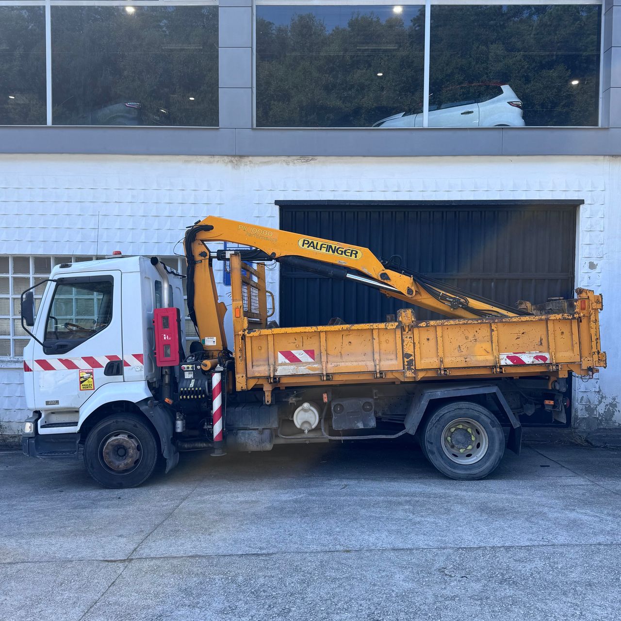 renault maxity 2002 /