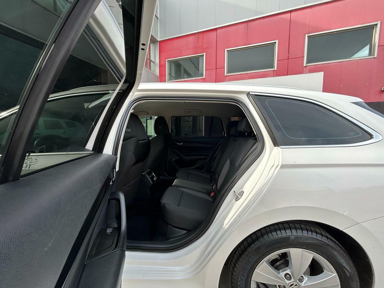 Skoda Octavia Combi 2.0 TDI 110kW(150CV) DSG Ambition - Foto 2