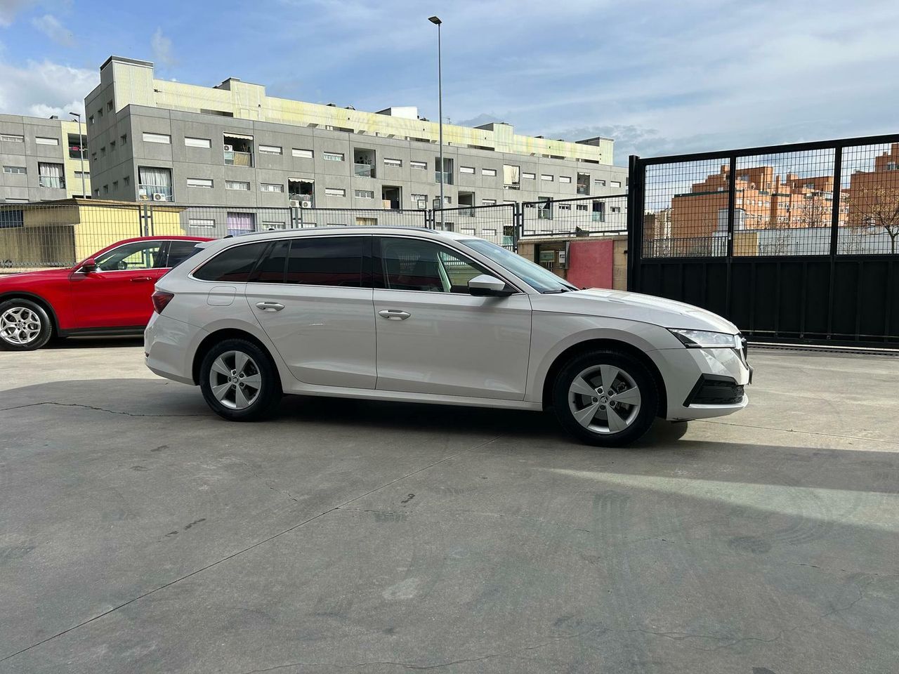 Skoda Octavia Combi 2.0 TDI 110kW(150CV) DSG Ambition - Foto 2