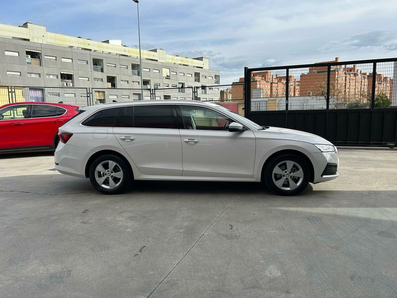Skoda Octavia Combi 2.0 TDI 110kW(150CV) DSG Ambition - Foto 2