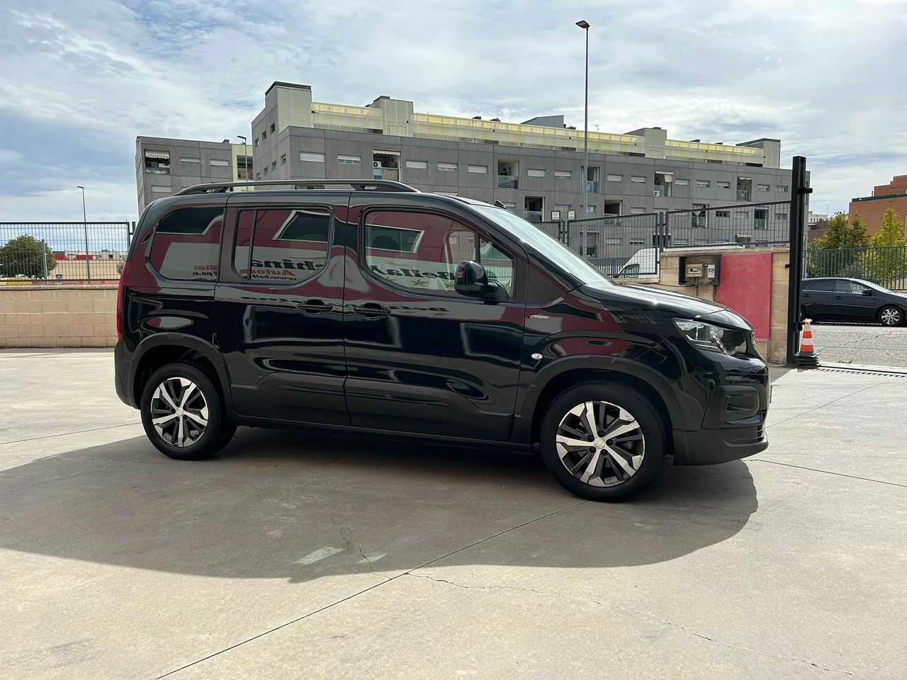 Peugeot Rifter GT Line Standard PureTech 81kW - Foto 2