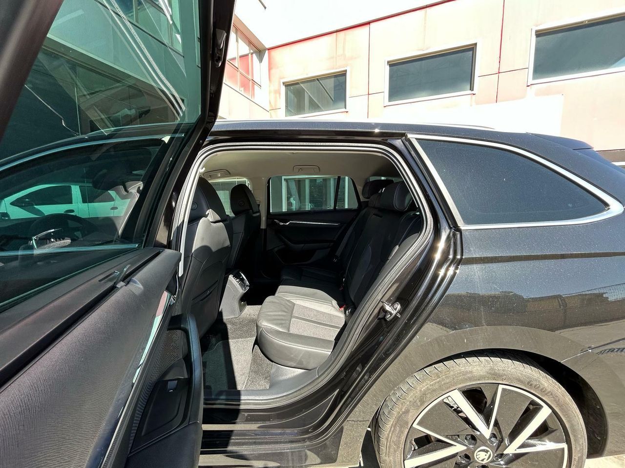 Skoda Octavia Combi 2.0 TDI 110kW (150CV) DSG Style - Foto 2