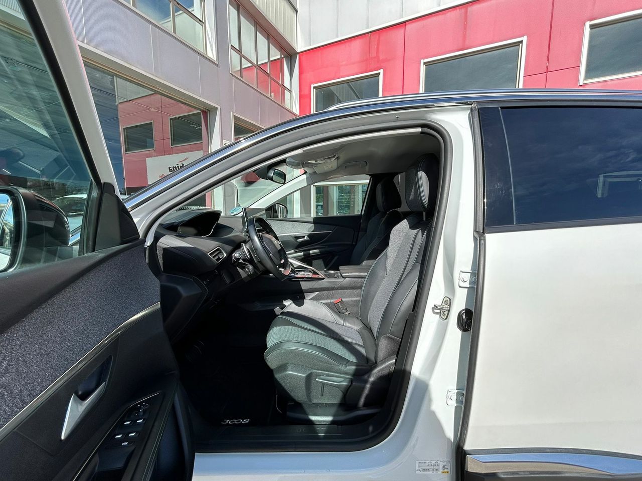 Peugeot 3008 1.5 BlueHDi 96kW (130CV) S&S Allure EAT8 - Foto 2