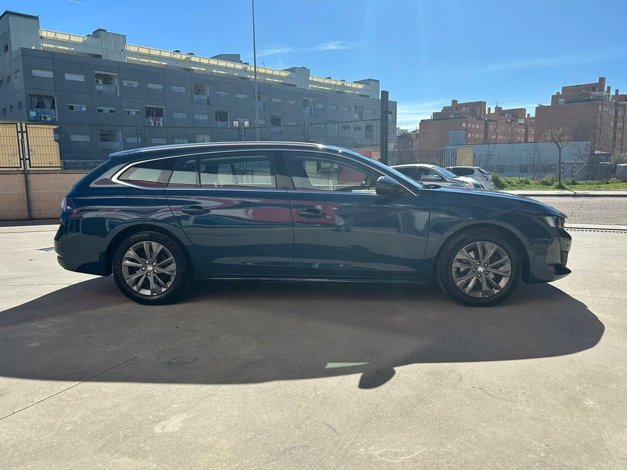 Peugeot 508 SW Active BlueHDi 130 S&S EAT8 - Foto 2
