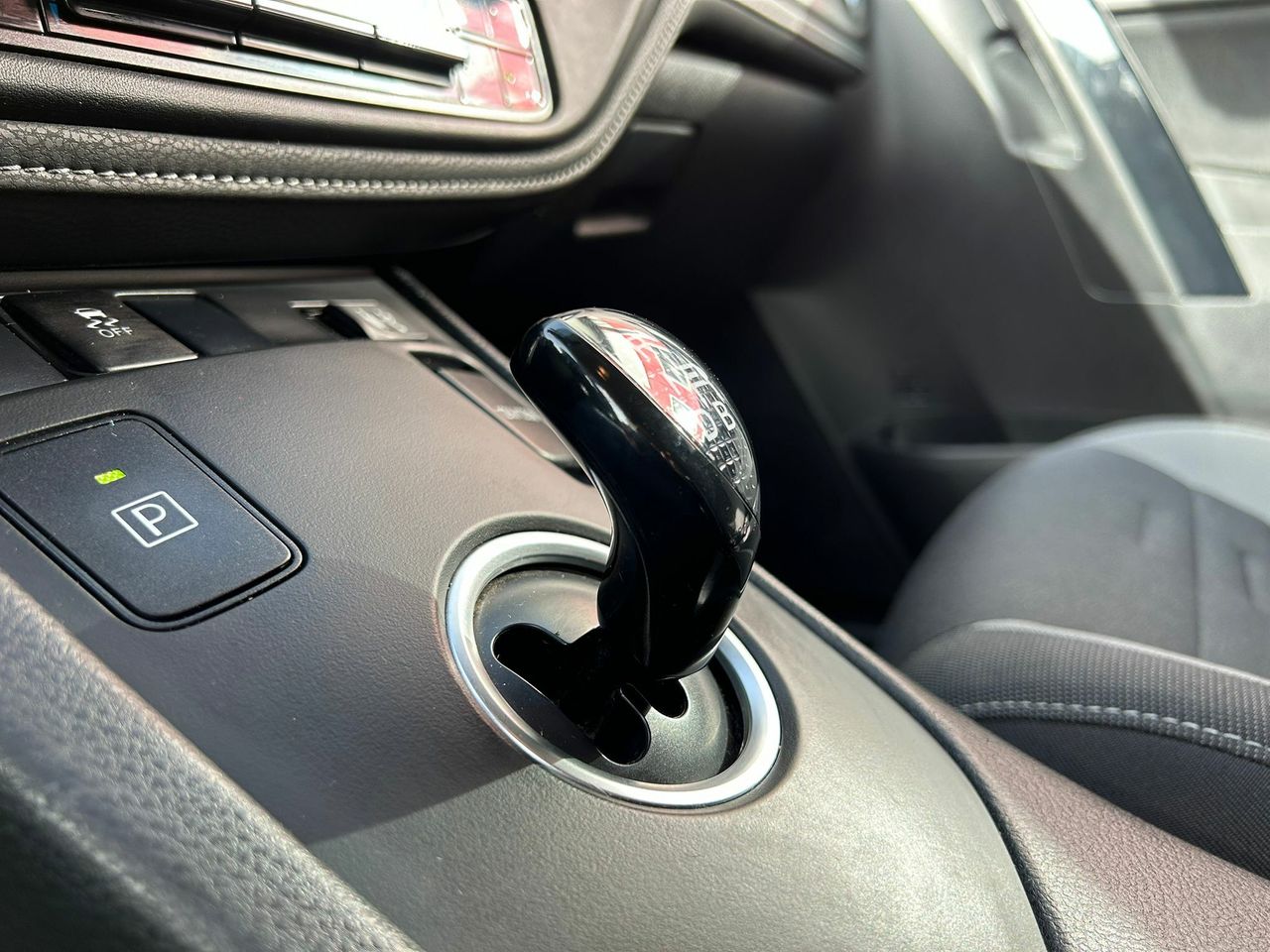 Toyota Auris 1.8 140H Active (Bus. P.) Touring Sports - Foto 2
