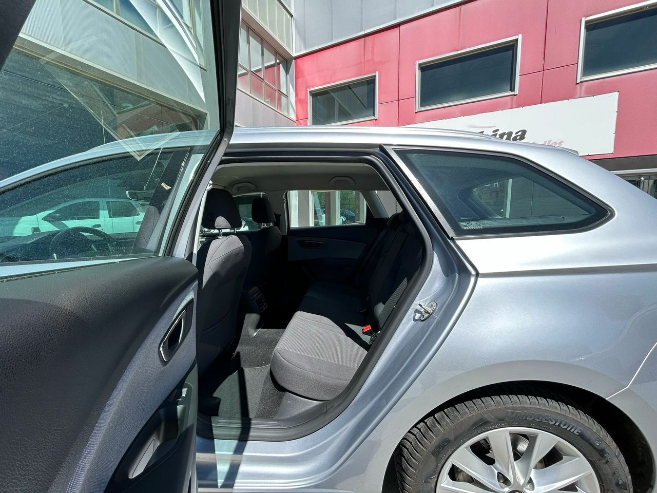 Seat Leon ST 1.6 TDI 85kW (115CV DSG-7 St&Sp Style - Foto 2
