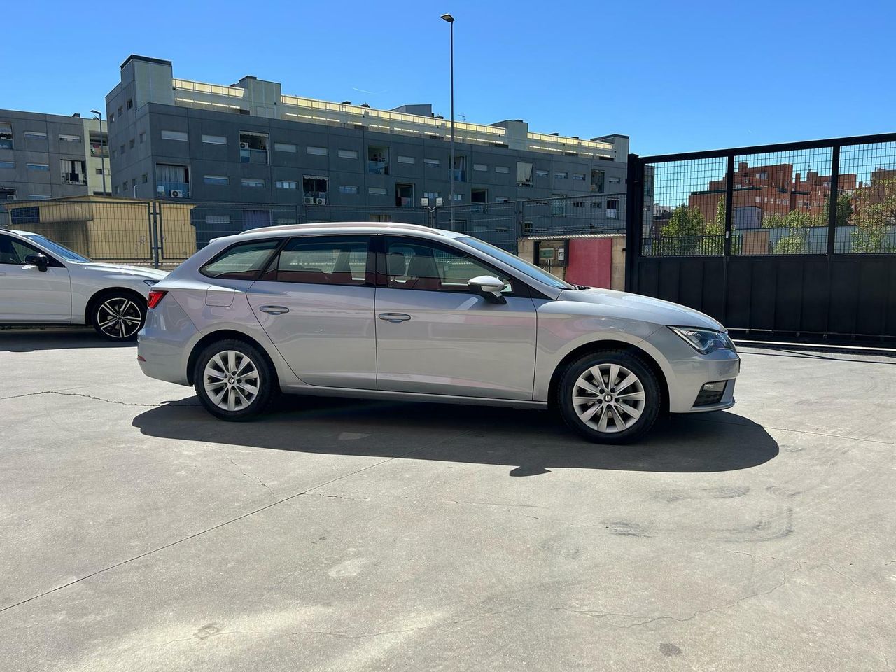 Seat Leon ST 1.6 TDI 85kW (115CV DSG-7 St&Sp Style - Foto 2