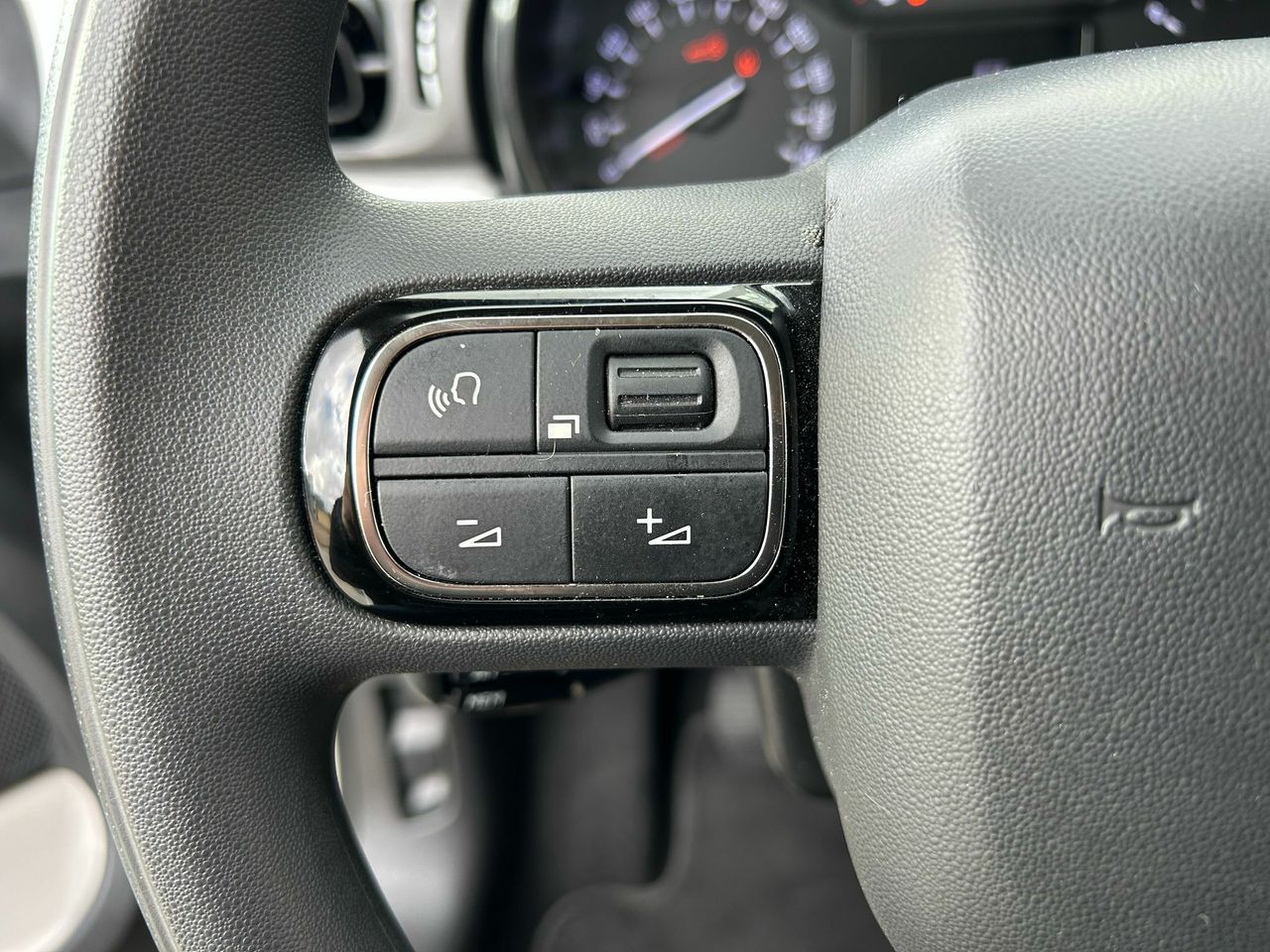 Citroën C3 PureTech 60KW (83CV) Shine - Foto 2